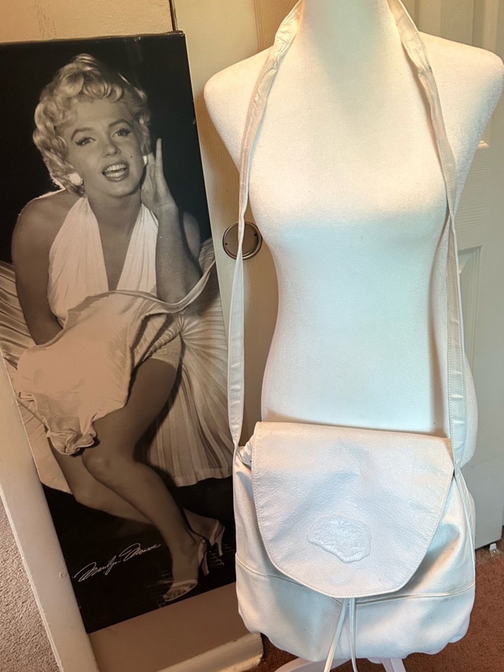 TK2 Carlos Fauci White Crossbody Leather Shoulder Bag.